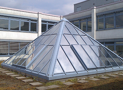 Sonnenschutzfolie für Dachpyramiden