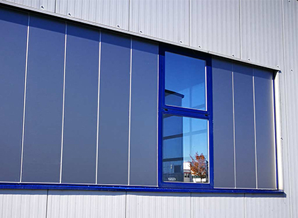 Hahn-Sonnenschutz Folie auf Industrieglas
