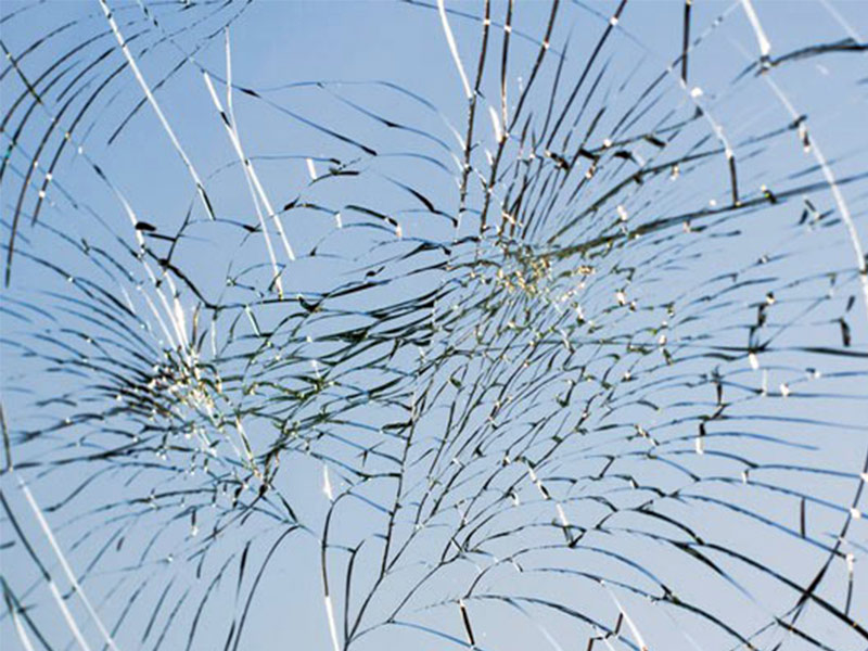 Fensterschutzfolie von Hahn Sonnenschutz, standhaft und ohne Splitter Fensterschutzfolie von Hahn Sonnenschutz, standhaft und ohne Splitter