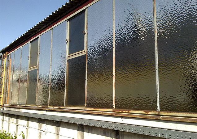 Industrieglas mit Sonnenschutz von Hahn Sonnenschutz